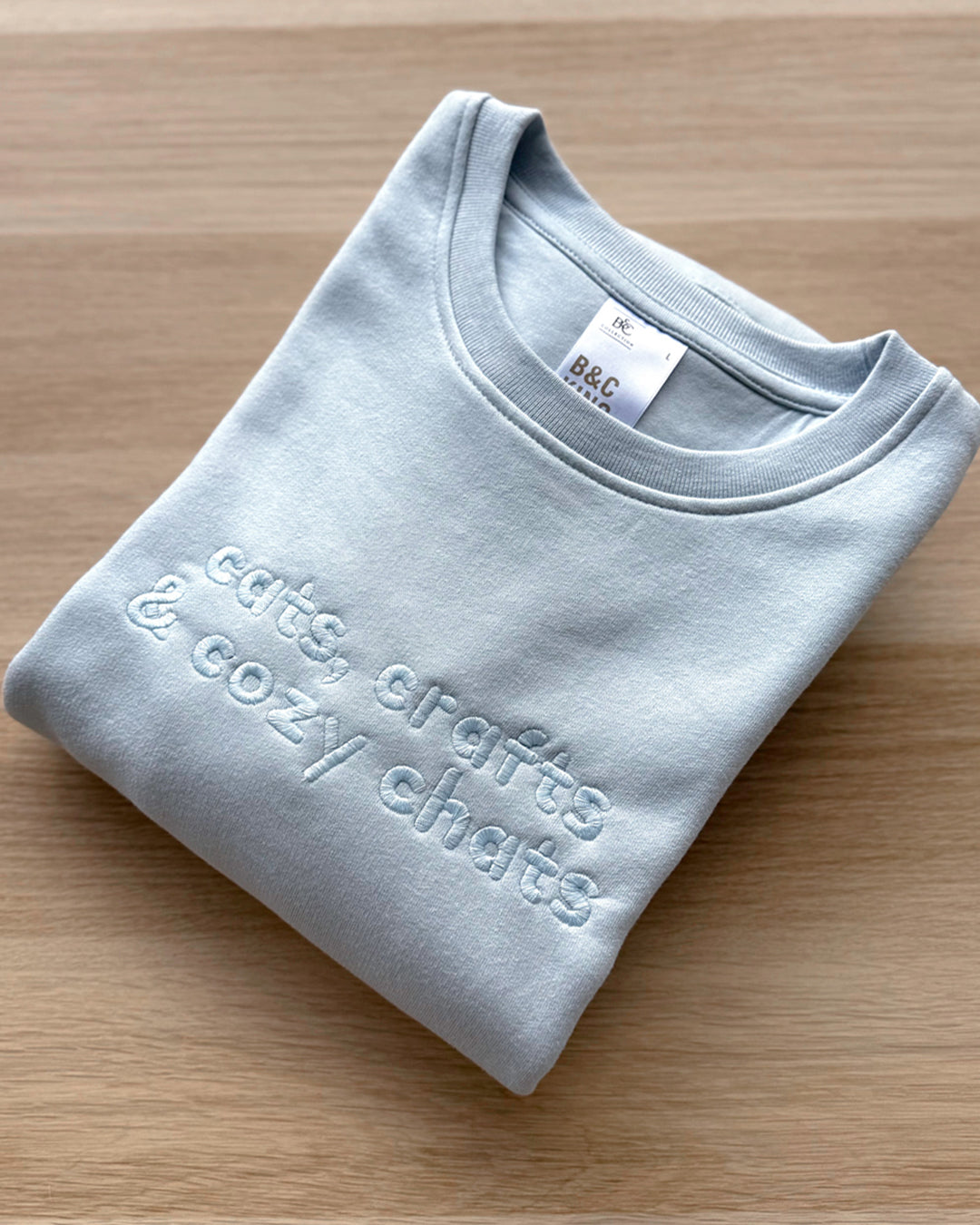 Cats, Crafts & Cozy Chats Trui